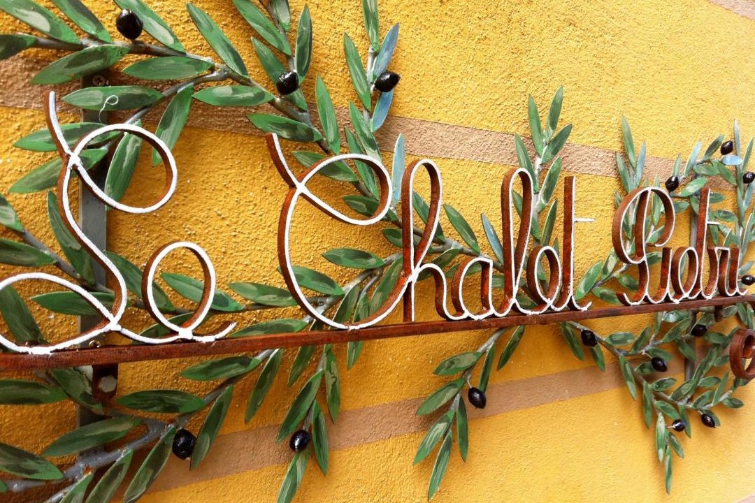 Photo of Others in Olivese