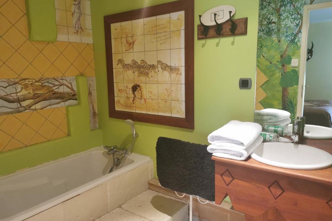 Photo of Bathroom in Fontenay