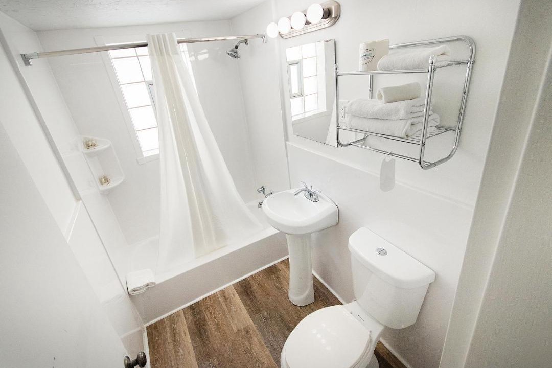 Photo of Bathroom in Mid Beach
