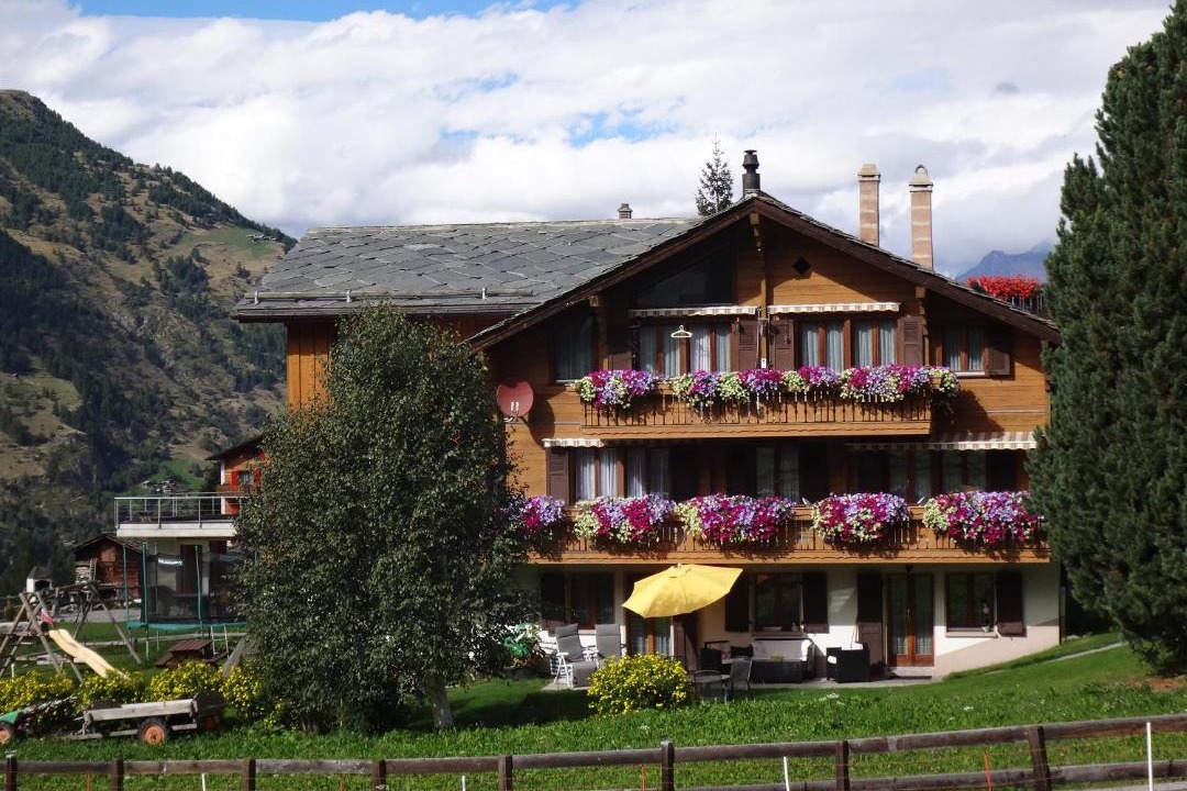 Photo of Others in Graechen