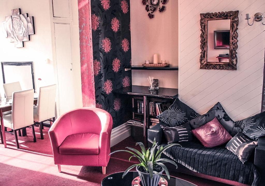 Photo of Livingroom in Bedford