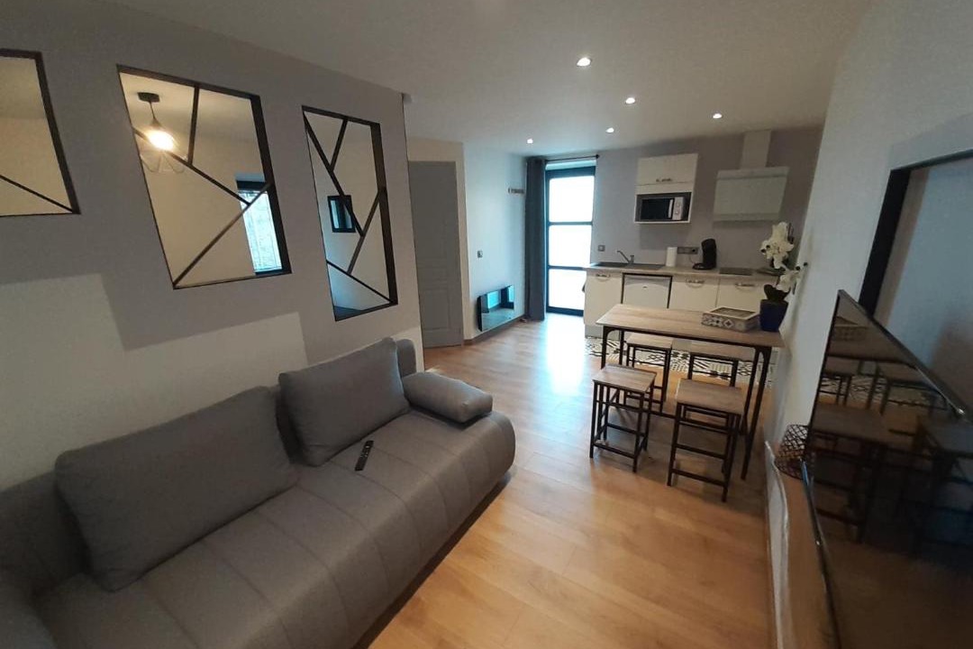 Photo of Livingroom in Saint-Georges-de-Luzencon