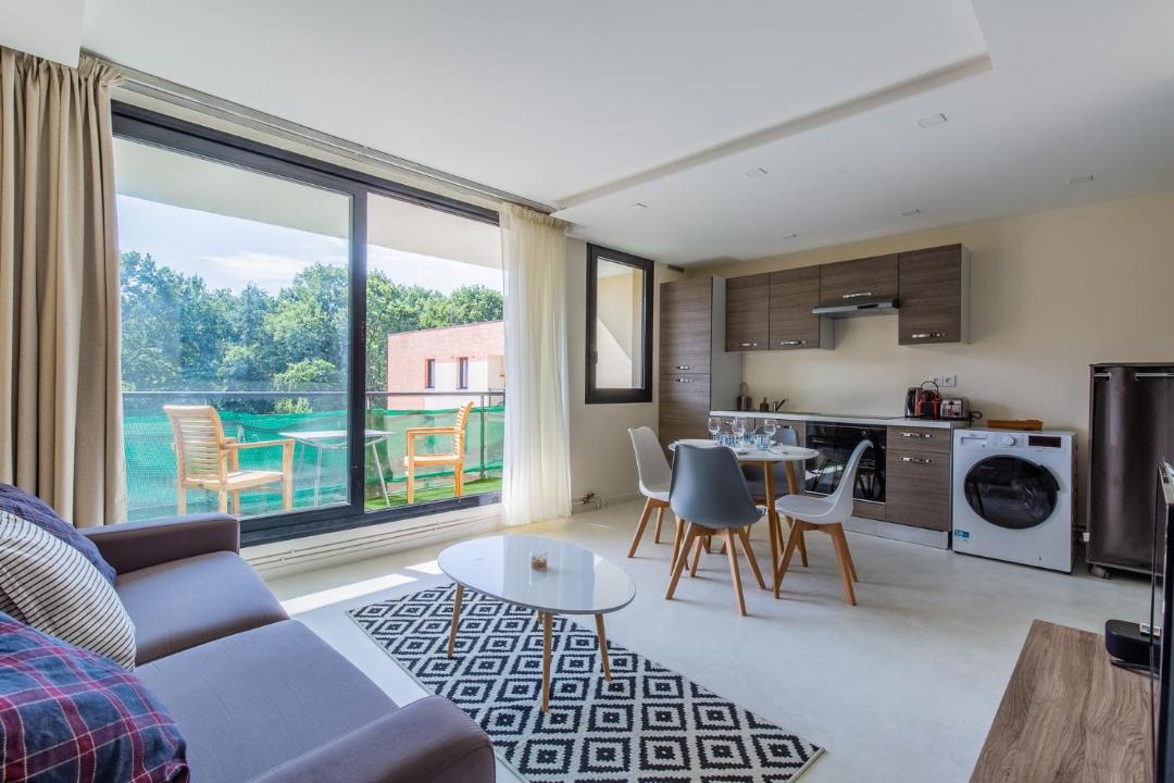 Photo of Livingroom in Center