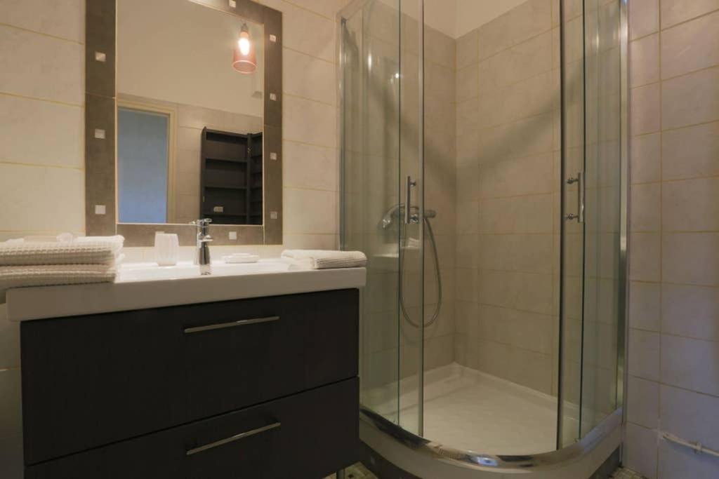 Photo of Bathroom in Tours City Centre