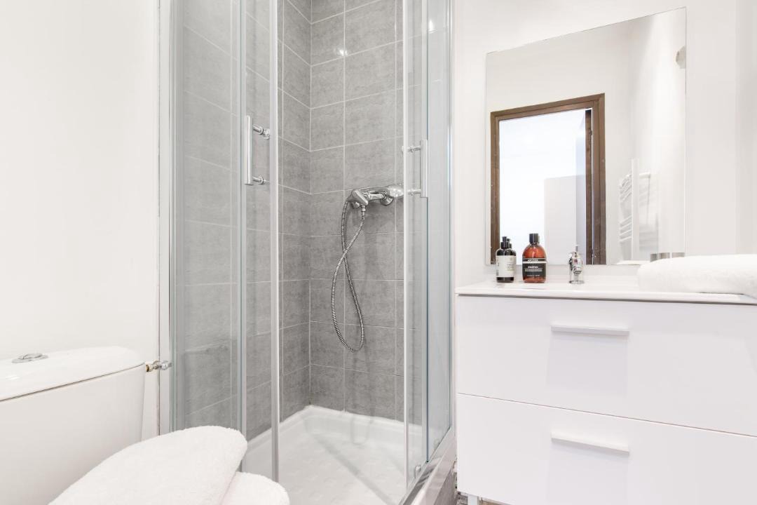 Photo of Bathroom in 4th Arrondissement