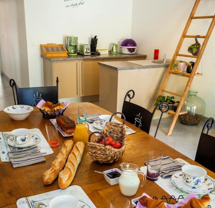 Photo of Others in Lonny