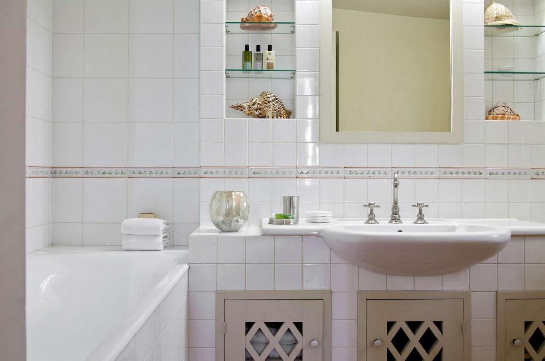 Photo of Bathroom in Saint-Estephe