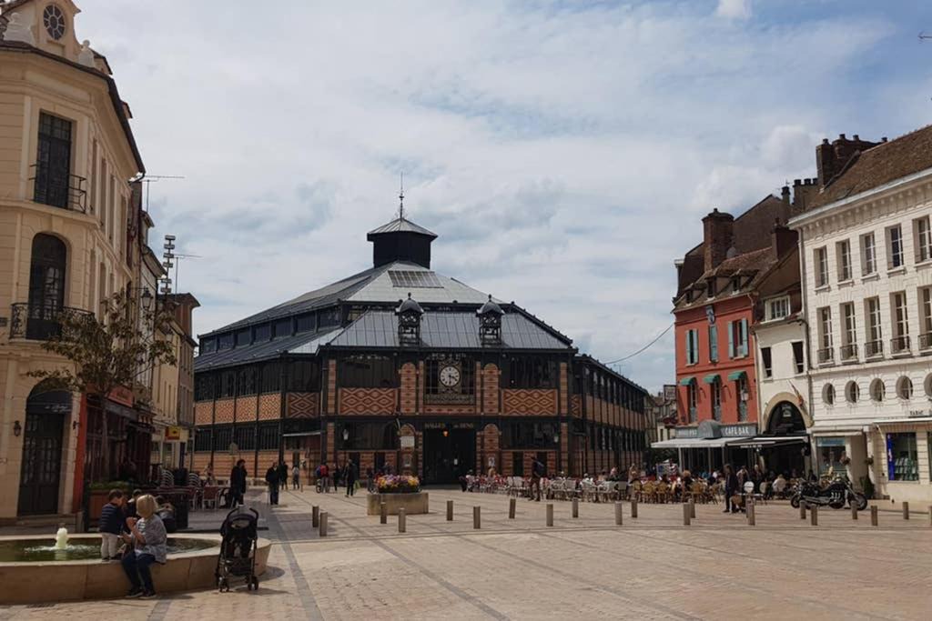 Photo of Others in Sens