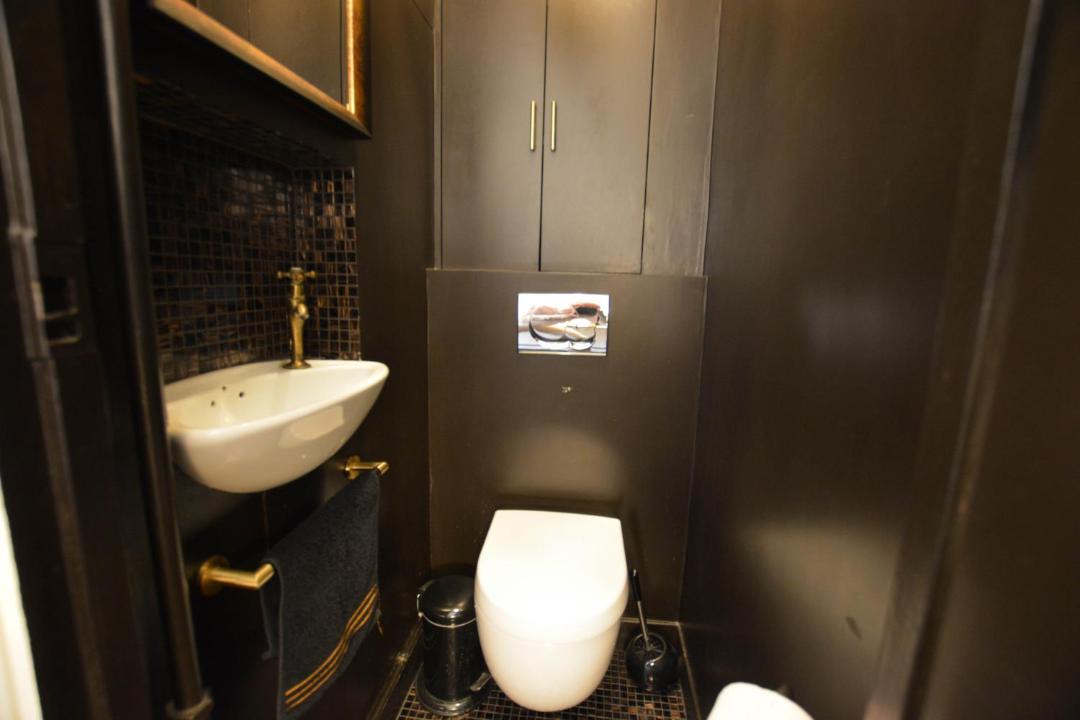 Photo of Bathroom in 18th Arrondissement