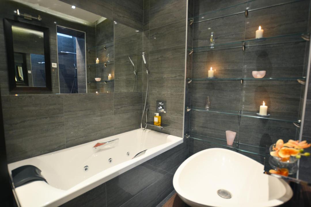 Photo of Bathroom in 18th Arrondissement