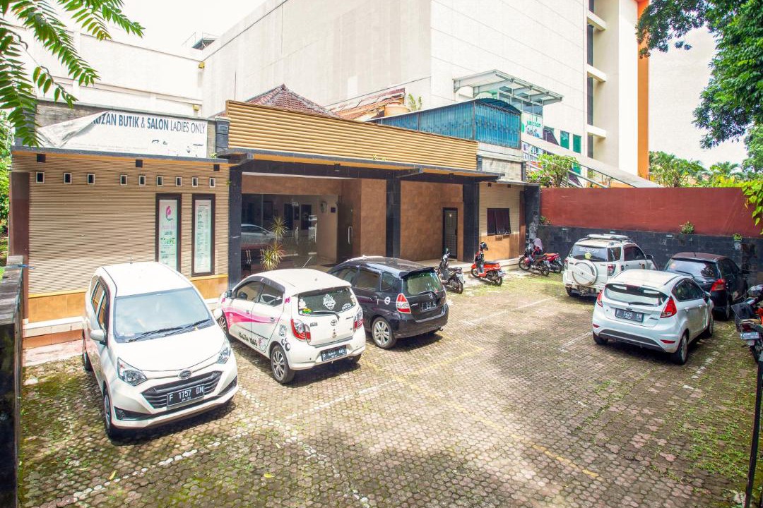 Photo of Patio Balcony in Bogor Tengah