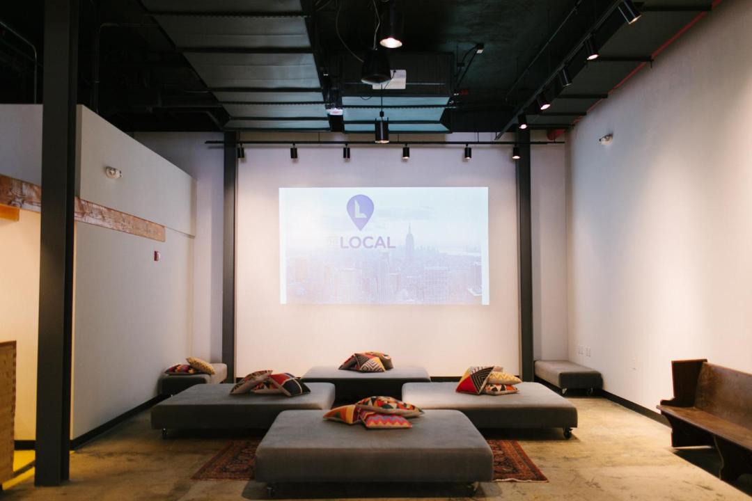 Photo of Livingroom in Hunters Point