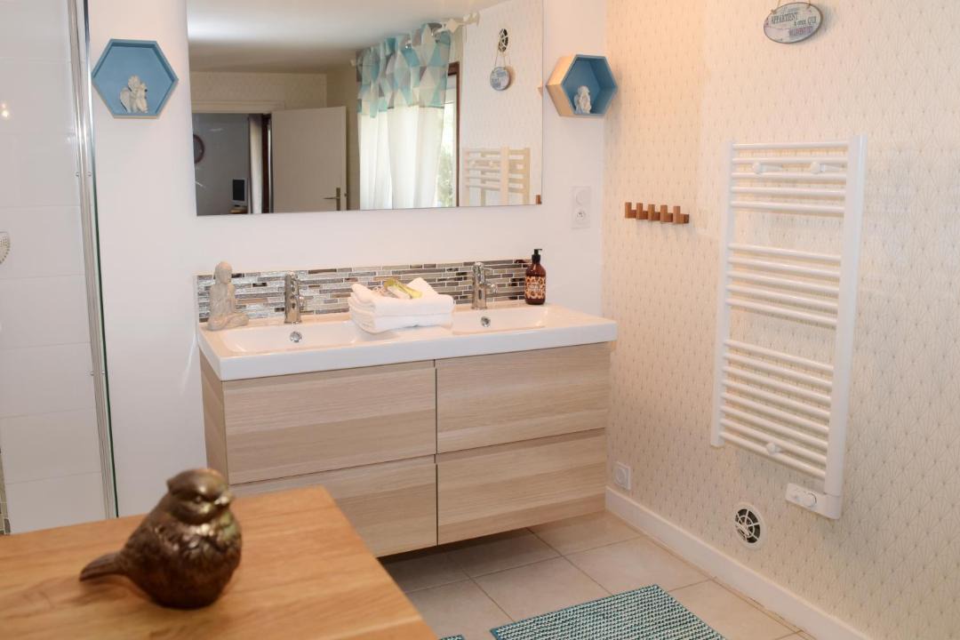 Photo of Bathroom in Saint-Georges-Haute-Ville