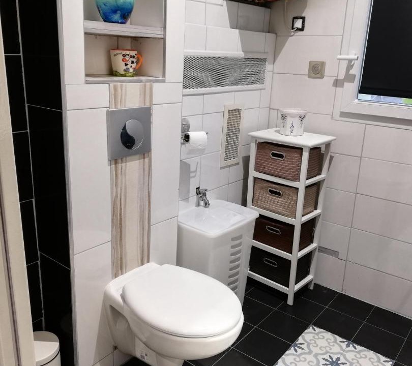 Photo of Bathroom in Plombiees-Les-Dijon