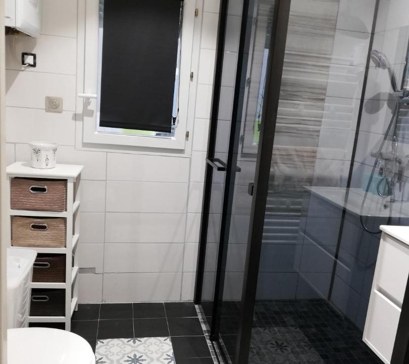 Photo of Bathroom in Plombiees-Les-Dijon