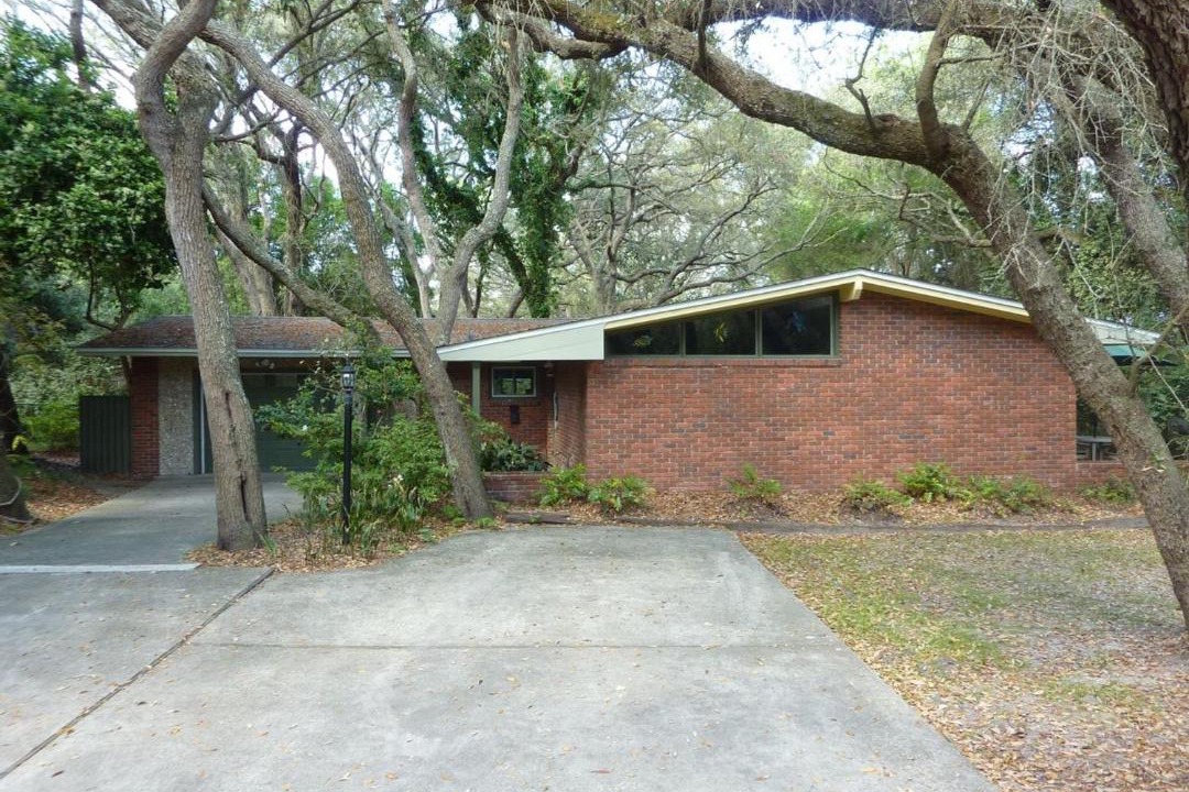 Photo of Buildings in Jekyll Island