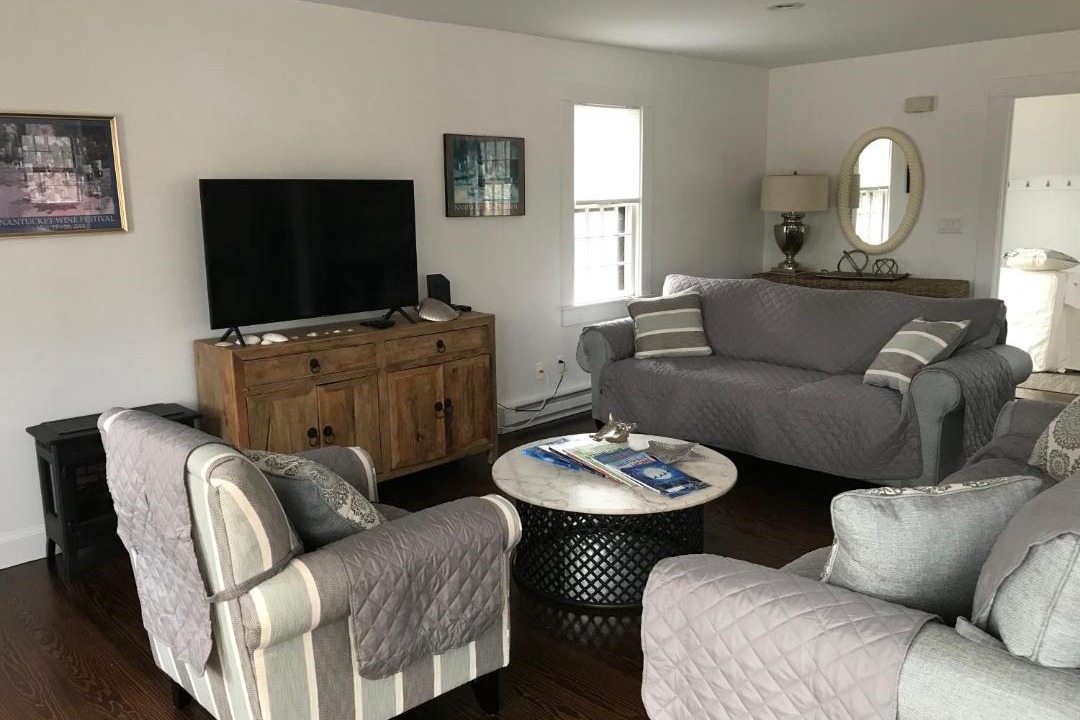 Photo of Others in Tom Nevers