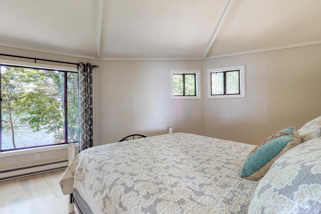 Photo of Bedroom in Isle of Springs