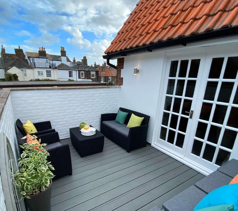 Photo of Others in Deal