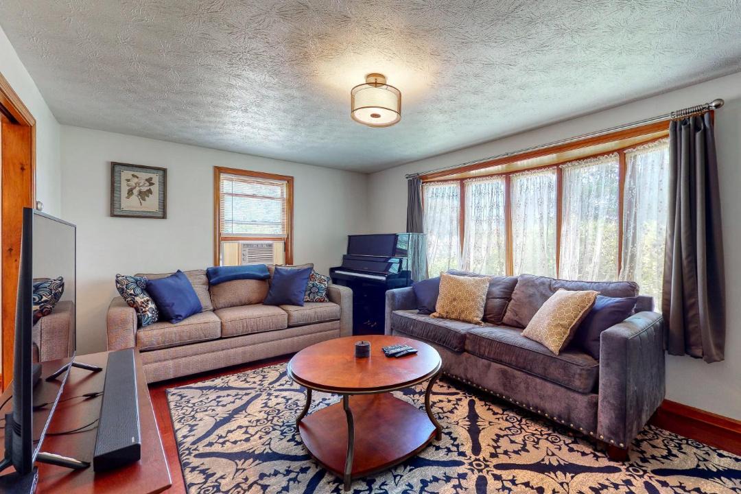 Photo of Livingroom in Scarborough