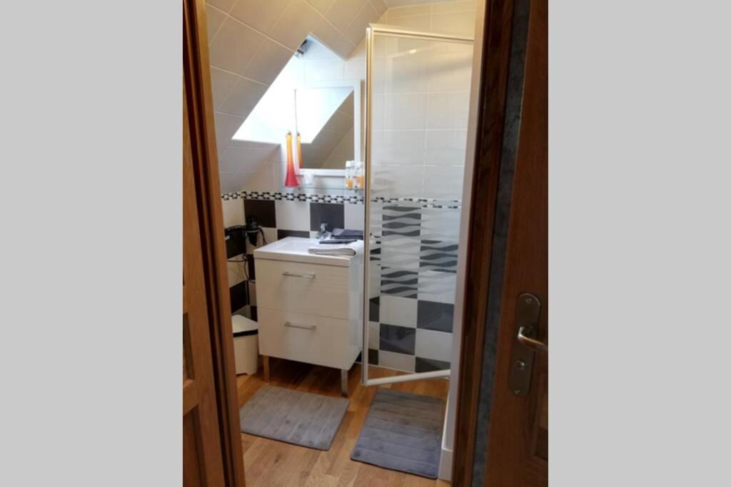 Photo of Others in Leschelle