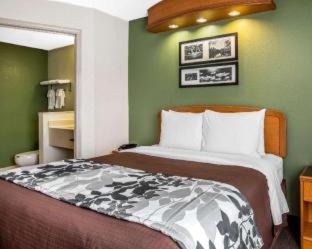 Photo of Bedroom in Albemarle