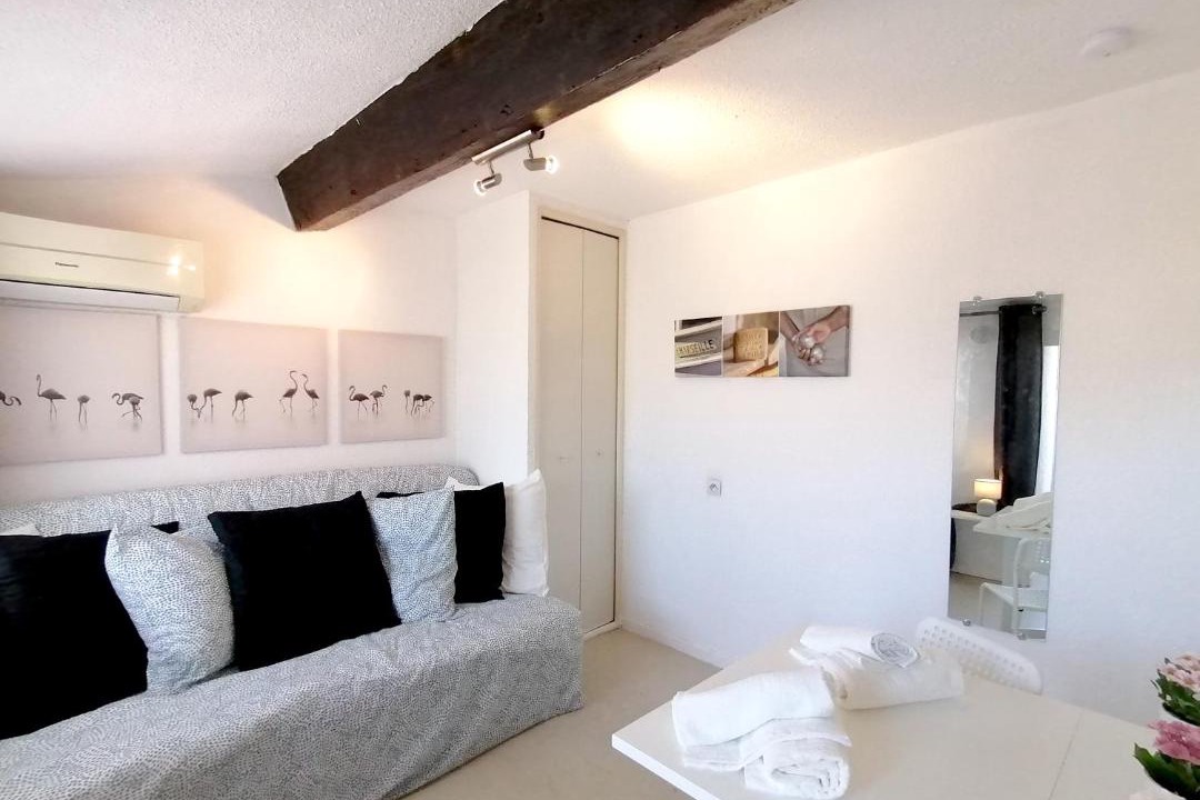 Photo of Livingroom in Opera