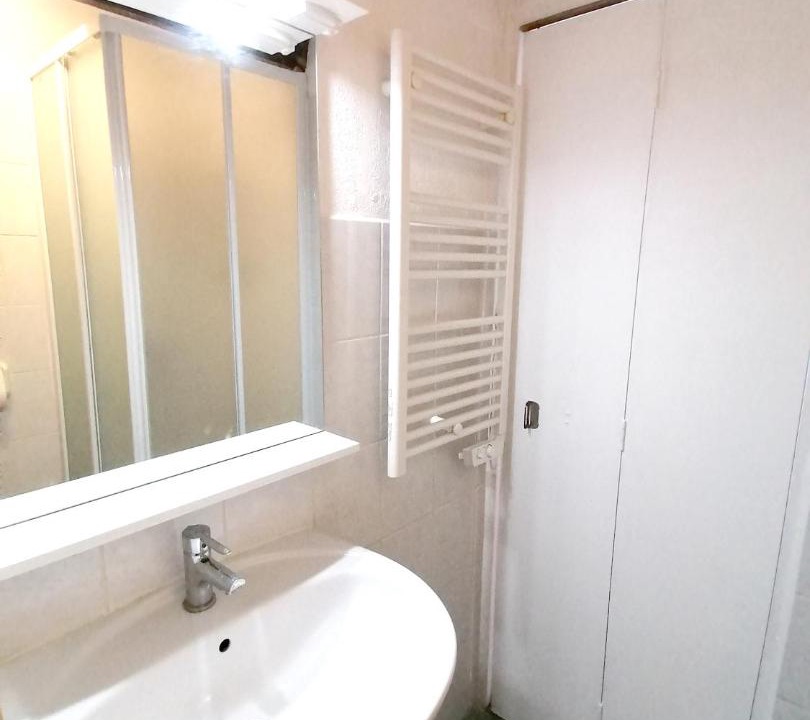 Photo of Bathroom in Opera