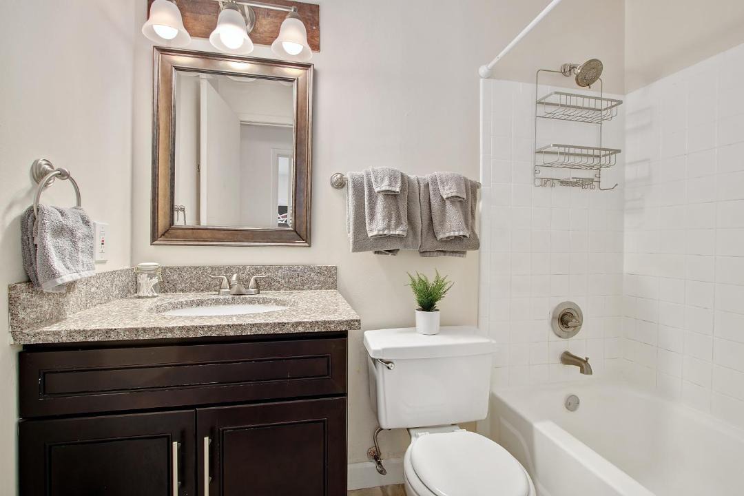 Photo of Bathroom in DeBaliviere Place