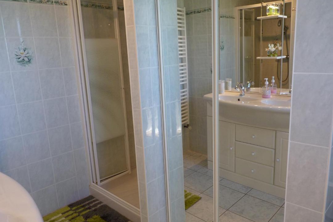 Photo of Bathroom in Pontorson