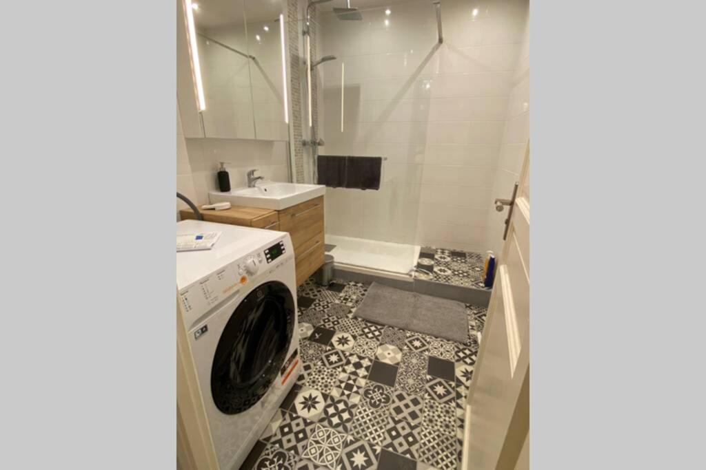 Photo of Kitchen in Lens