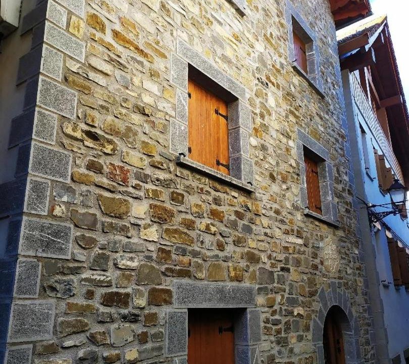 Photo of Buildings in Isaba
