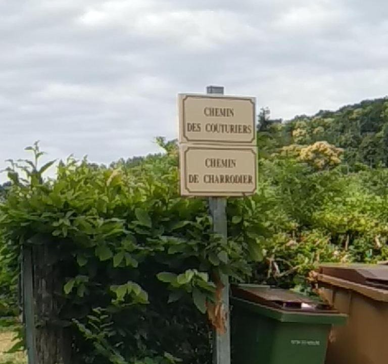 Photo of Others in Larochemillay