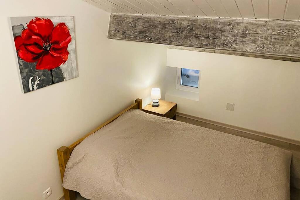 Photo of Bedroom in Saint-Thome