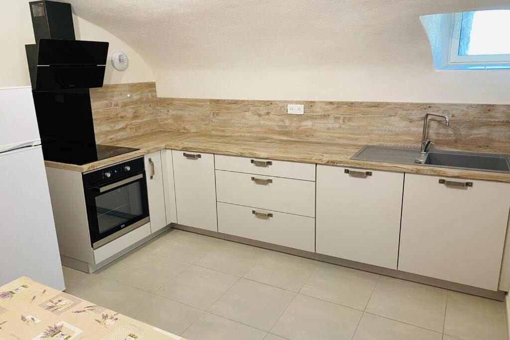Photo of Kitchen in Saint-Thome