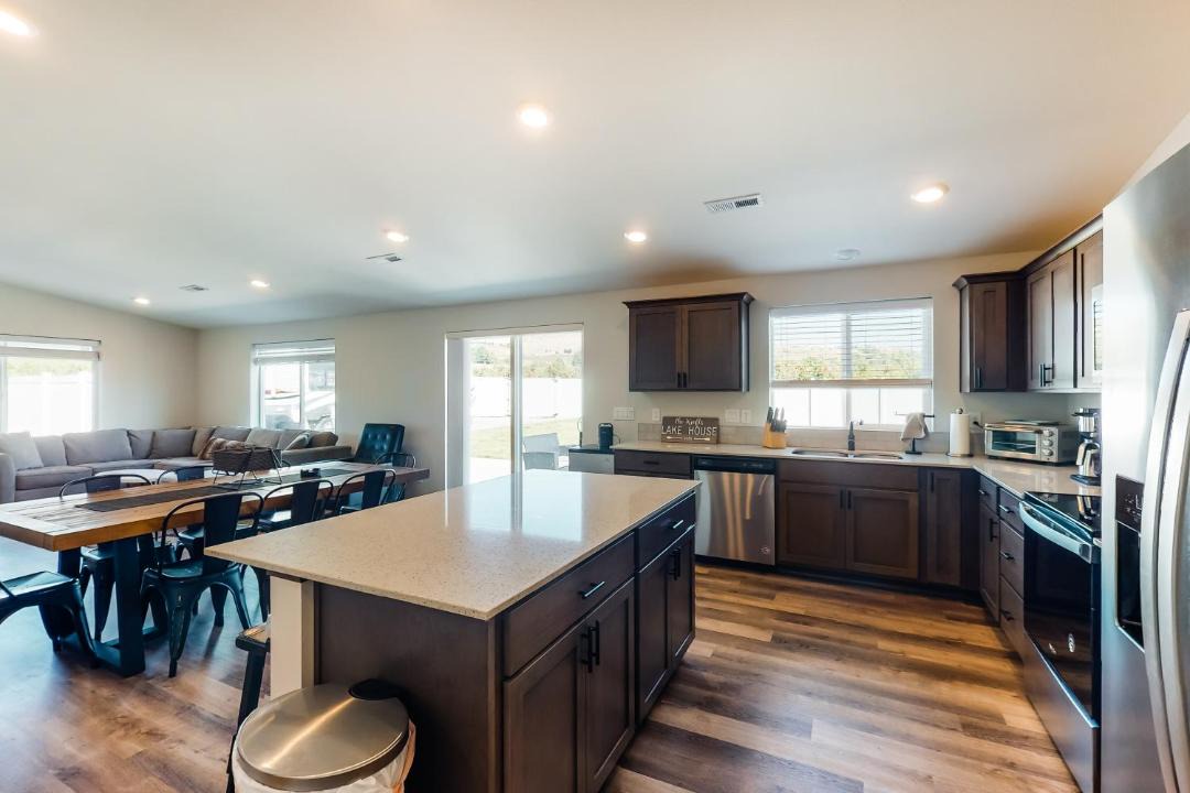 Photo of Others in Manson