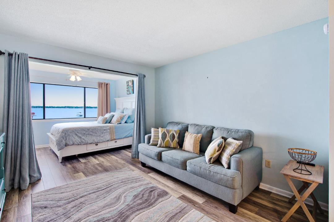 Photo of Livingroom in Navarre Beach