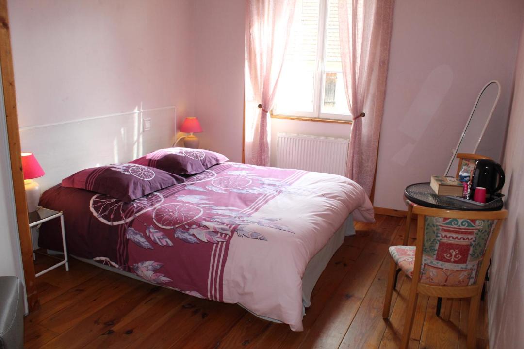 Photo of Bedroom in Bourg-le-Comte