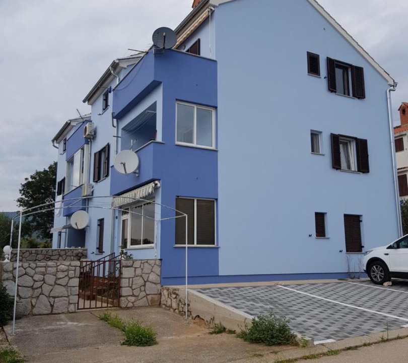 Photo of Buildings in Cres