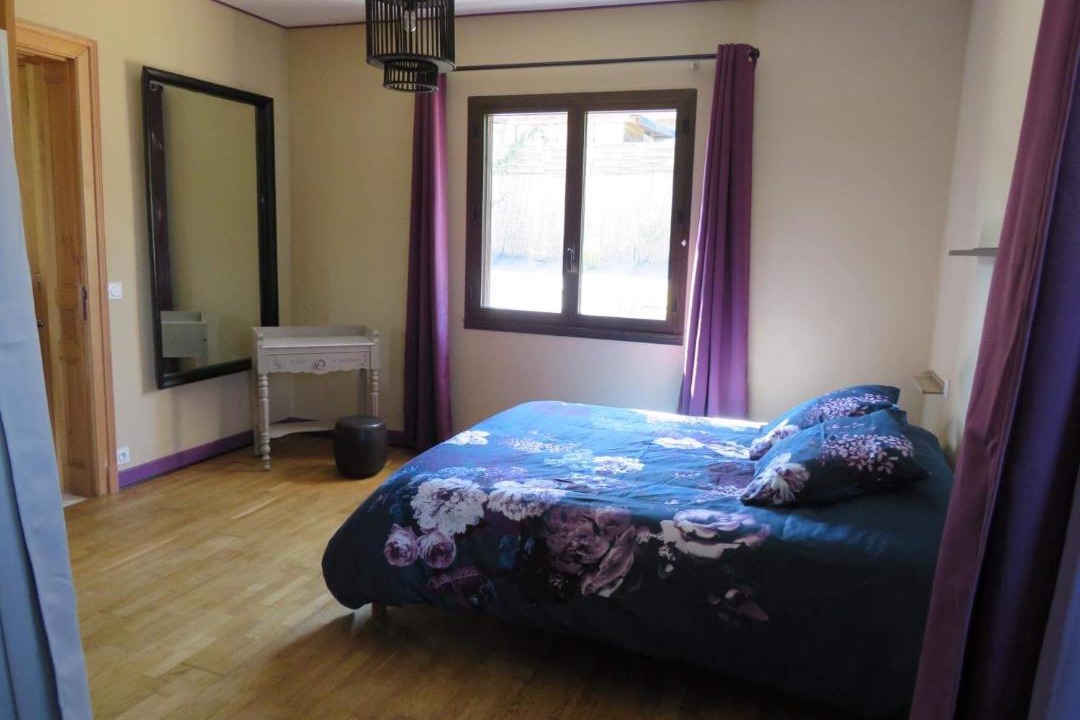 Photo of Bedroom in Ablon