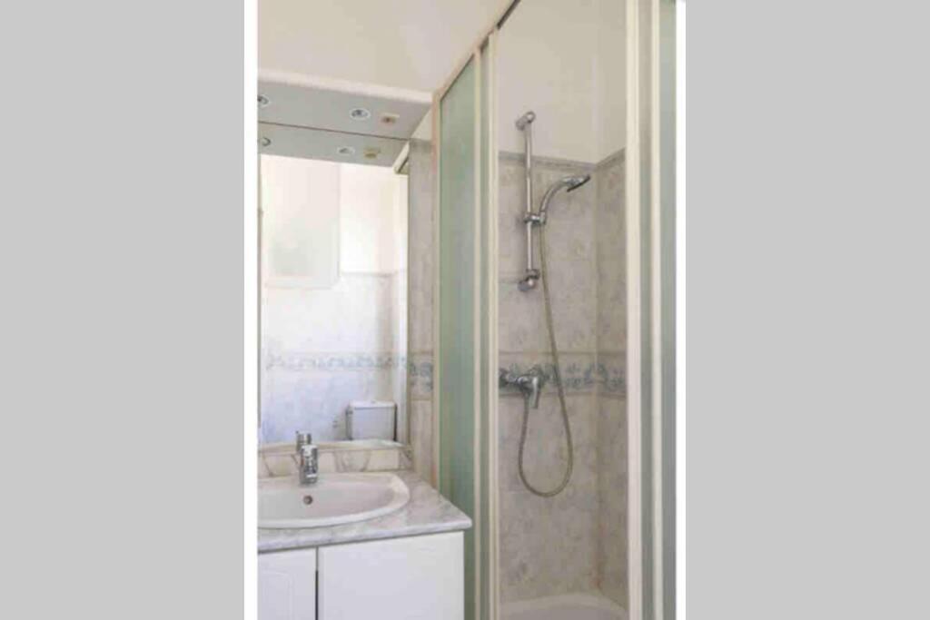 Photo of Bathroom in La Californie