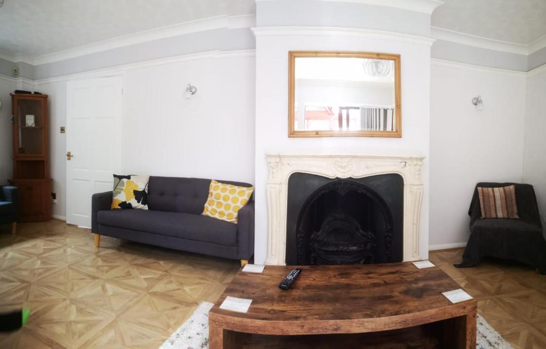 Photo of Livingroom in Two Dales