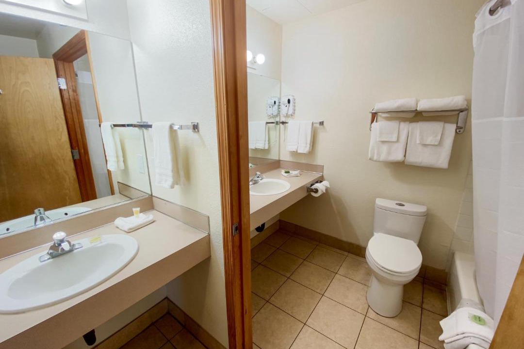 Photo of Others in Sisters