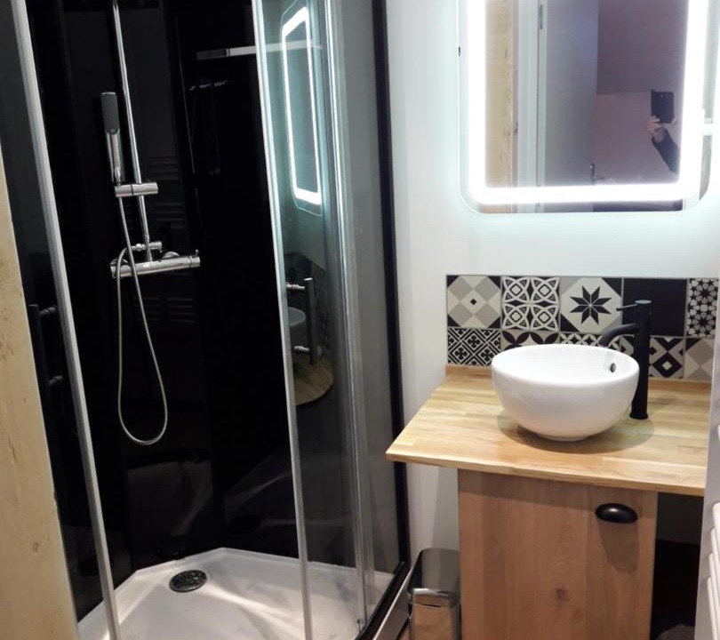 Photo of Bathroom in Saint-Jacques-sur-Darnetal