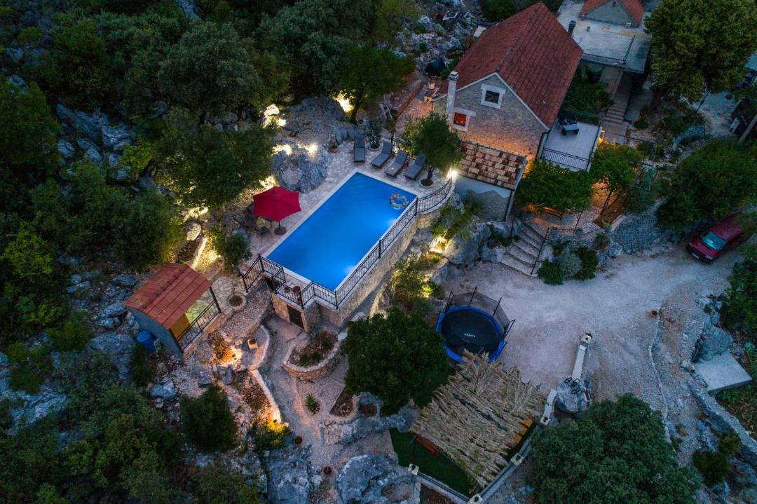 Photo of Others in Ploce