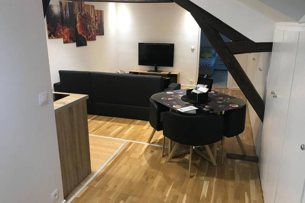 Photo of Livingroom in Charleville-Mezieres
