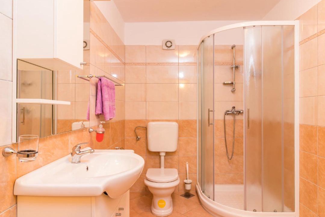 Photo of Bathroom in Munci