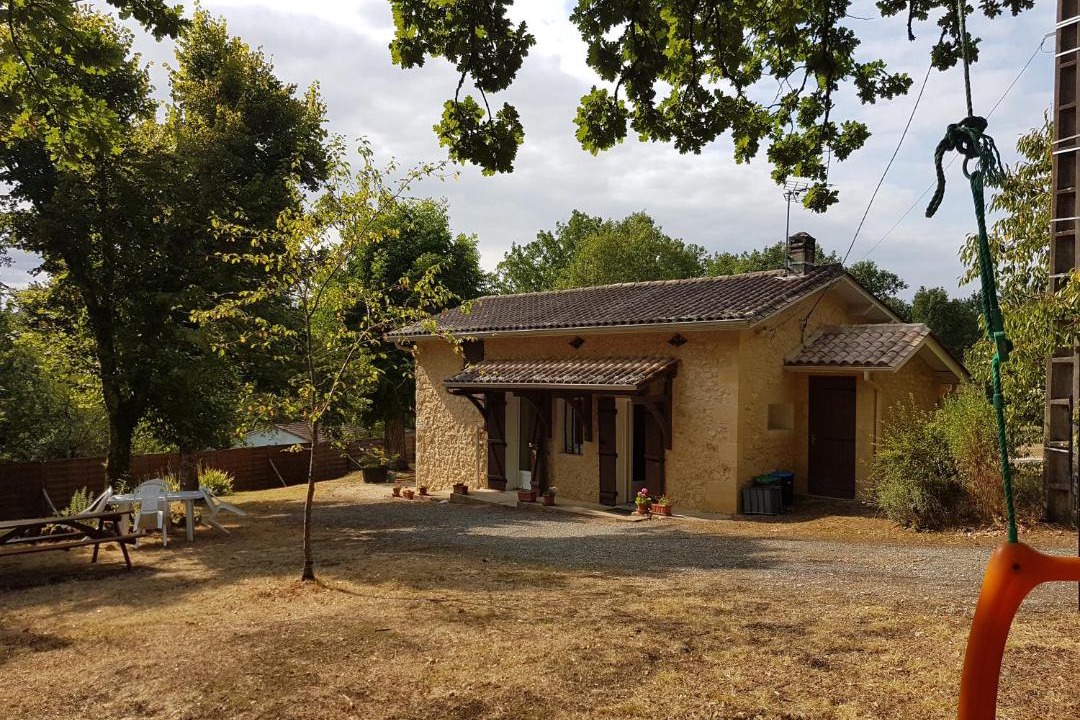 Photo of Buildings in Baneuil