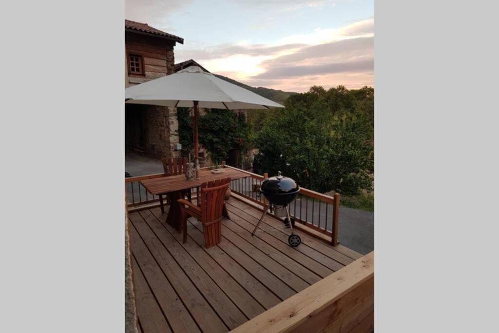 Photo of Patio Balcony in Saint-Didier-sur-Beaujeu