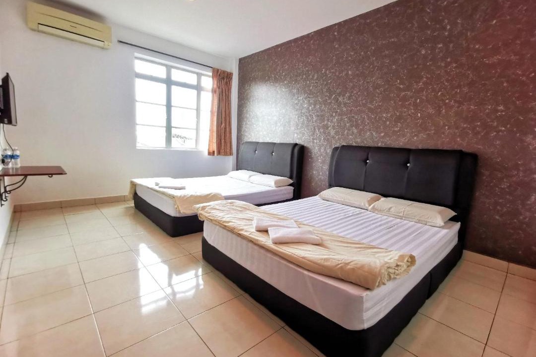 Photo of Others in Dew